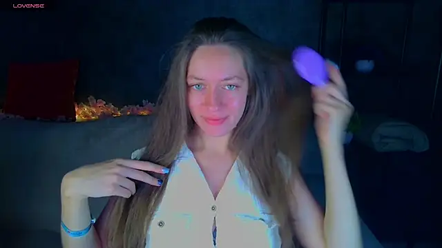 Agnes Wells online show from 13, 7, 2026