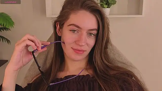 Agnes Wells online show from 27, 3, 2026