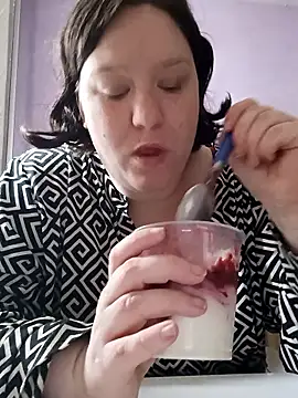 Feuchtekitty92xh online show from 24, 4, 2026