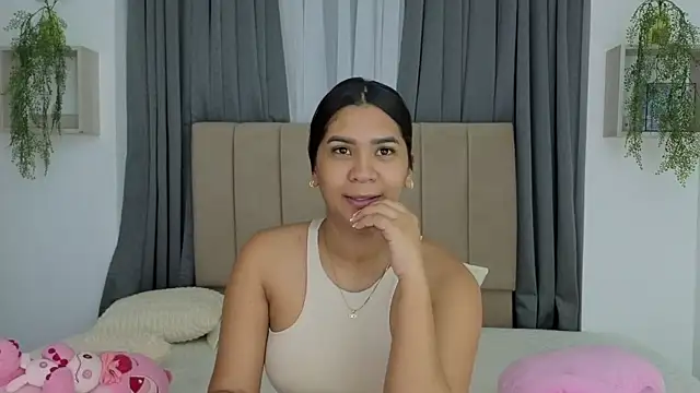 Snapshot of Penelophe01 chatting on 2, 5, 2026 Penelophe01 online show from 2, 5, 2026