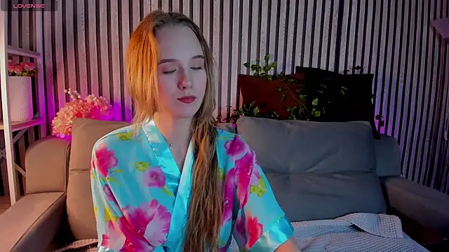 Casey Sweeet online show from 13, 4, 2026