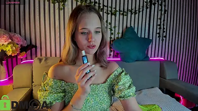 Casey Sweeet online show from 15, 12, 2025