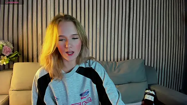 Casey Sweeet online show from 29, 9, 2025