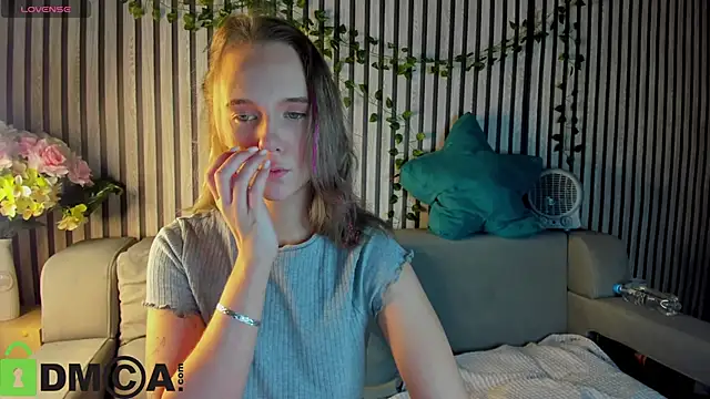 Casey Sweeet online show from 2, 12, 2025