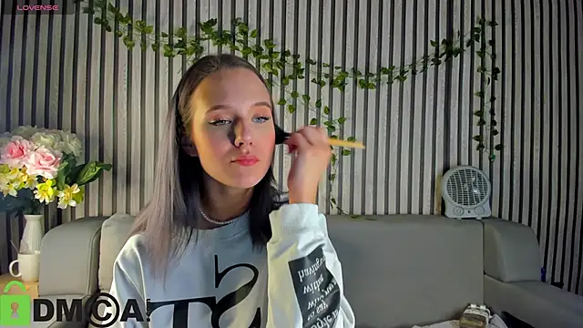 Casey Sweeet online show from 12, 11, 2025