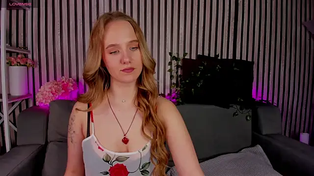 Casey Sweeet online show from 4, 4, 2026