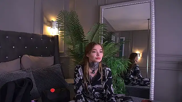 Snapshot of AriWild chatting on 13, 5, 2026 AriWild online show from 13, 5, 2026