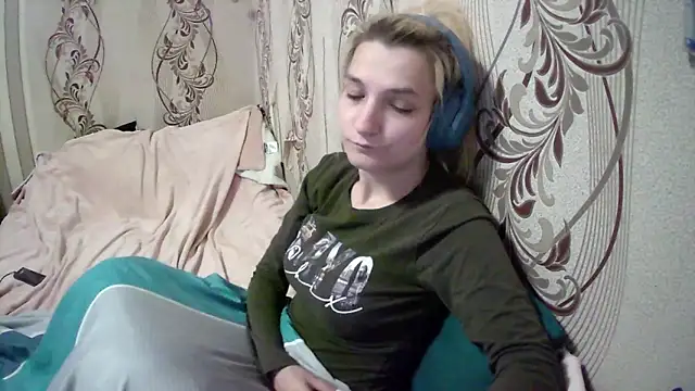 AlissaClark online show from 30, 4, 2026