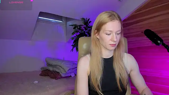 Snapshot of AuroraShoww chatting on 22, 11, 2025 AuroraShoww online show from 22, 11, 2025