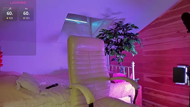 Snapshot of AuroraShoww chatting on 9, 10, 2025 AuroraShoww online show from 9, 10, 2025