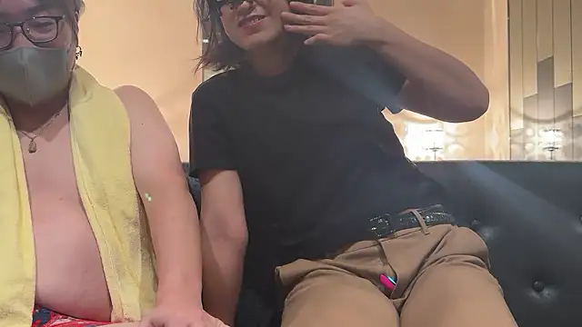 Snapshot of 21yuri27 chatting on 24, 11, 2025 21yuri27 online show from 24, 11, 2025