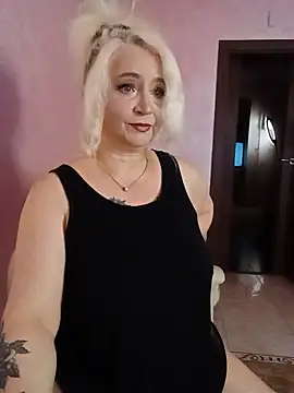 Snapshot of SquirtMilf00 chatting on 10, 6, 2026 SquirtMilf00 online show from 10, 6, 2026