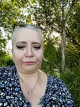 Snapshot of SquirtMilf00 chatting on 21, 6, 2026 SquirtMilf00 online show from 21, 6, 2026