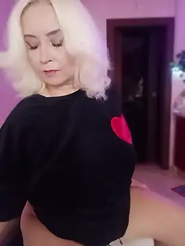 SquirtMilf00 online show from 16, 3, 2026