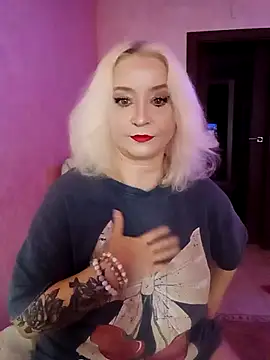 SquirtMilf00 online show from 18, 3, 2026