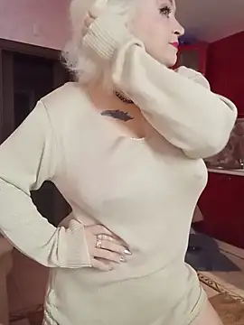 SquirtMilf00 online show from 9, 10, 2025