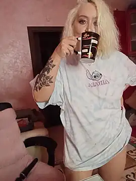 SquirtMilf00 online show from 4, 11, 2025