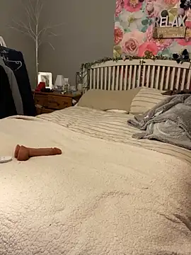 Sassylady online show from 7, 11, 2025