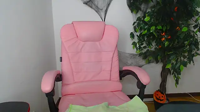 Snapshot of Erika_bestboobs chatting on 31, 10, 2025 Erika bestboobs online show from 31, 10, 2025