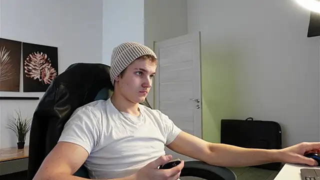 Snapshot of Mark_Karson chatting on 14, 10, 2025 Mark Karson online show from 14, 10, 2025