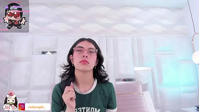 Im Molly Angel online show from 4, 12, 2025