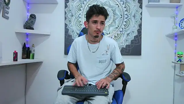 nextboywell1 online show from 15, 4, 2026