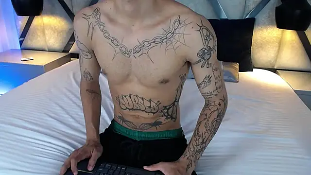 Enzo Hunter online show from 23, 10, 2025
