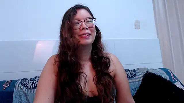 Snapshot of zoewhite2 chatting on 1, 12, 2025 zoewhite2 online show from 1, 12, 2025