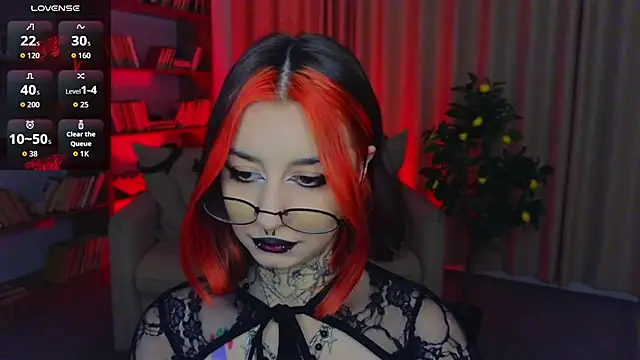 Snapshot of Mistress__Marcelline chatting on 25, 5, 2026 Mistress Marcelline online show from 25, 5, 2026