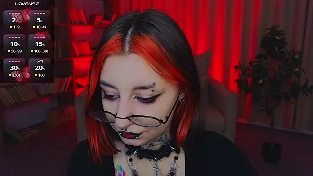 Snapshot of Mistress__Marcelline chatting on 1, 6, 2026 Mistress Marcelline online show from 1, 6, 2026