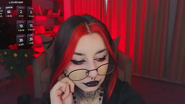 Snapshot of Mistress__Marcelline chatting on 18, 5, 2026 Mistress Marcelline online show from 18, 5, 2026