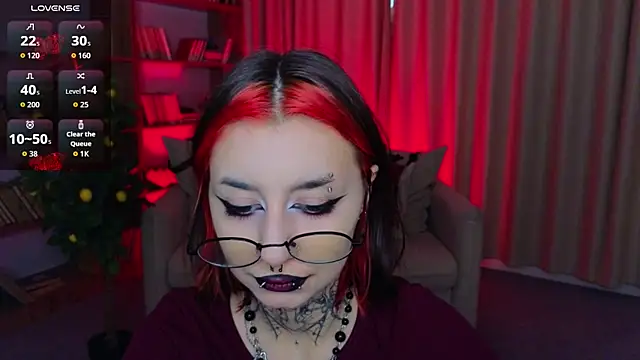 Snapshot of Mistress__Marcelline chatting on 22, 5, 2026 Mistress Marcelline online show from 22, 5, 2026