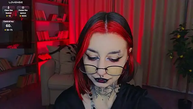 Snapshot of Mistress__Marcelline chatting on 14, 5, 2026 Mistress Marcelline online show from 14, 5, 2026