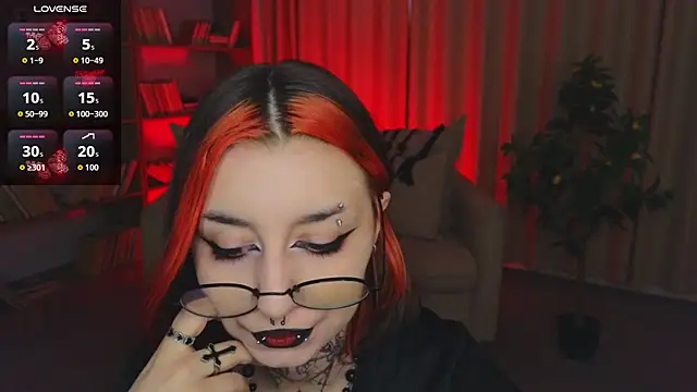 Snapshot of Mistress__Marcelline chatting on 4, 6, 2026 Mistress Marcelline online show from 4, 6, 2026
