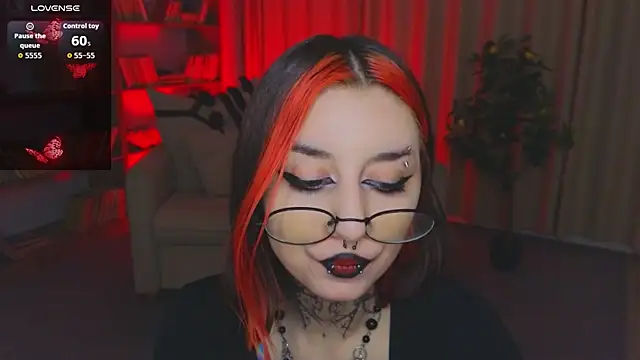Snapshot of Mistress__Marcelline chatting on 5, 6, 2026 Mistress Marcelline online show from 5, 6, 2026