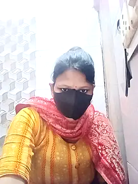 Snapshot of varnika chatting on 8, 11, 2025 varnika online show from 8, 11, 2025