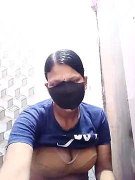 Snapshot of varnika chatting on 18, 9, 2025 varnika online show from 18, 9, 2025