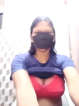 Snapshot of varnika chatting on 8, 10, 2025 varnika online show from 8, 10, 2025