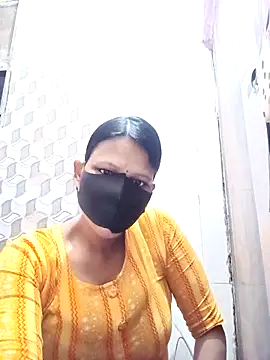 Snapshot of varnika chatting on 7, 11, 2025 varnika online show from 7, 11, 2025