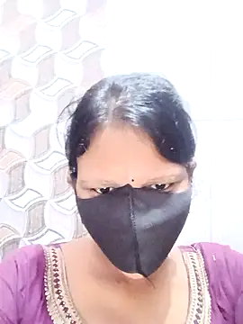 Snapshot of varnika chatting on 10, 9, 2025 varnika online show from 10, 9, 2025