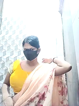 Snapshot of varnika chatting on 11, 9, 2025 varnika online show from 11, 9, 2025