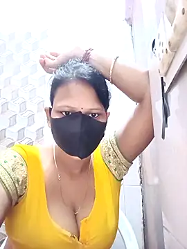 Snapshot of varnika chatting on 3, 11, 2025 varnika online show from 3, 11, 2025