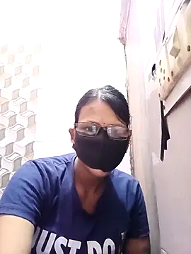 Snapshot of varnika chatting on 19, 10, 2025 varnika online show from 19, 10, 2025