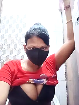 Snapshot of varnika chatting on 2, 11, 2025 varnika online show from 2, 11, 2025