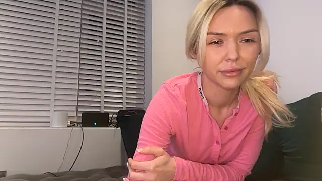 lolableux online show from 27, 3, 2026