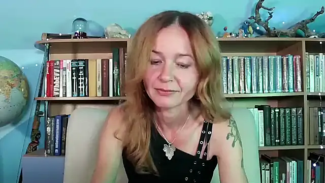 Snapshot of Foxilady357 chatting on 14, 9, 2025 Foxilady357 online show from 14, 9, 2025