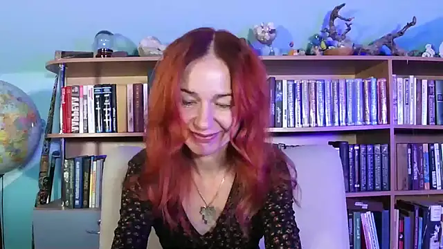 Foxilady357 online show from 5, 11, 2025