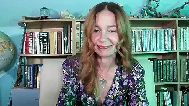Snapshot of Foxilady357 chatting on 21, 9, 2025 Foxilady357 online show from 21, 9, 2025