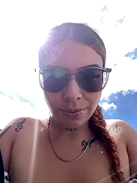 Snapshot of haally-mll chatting on 8, 9, 2025 haally-mll online show from 8, 9, 2025