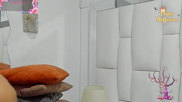 LoganTwink18 online show from 24, 10, 2025